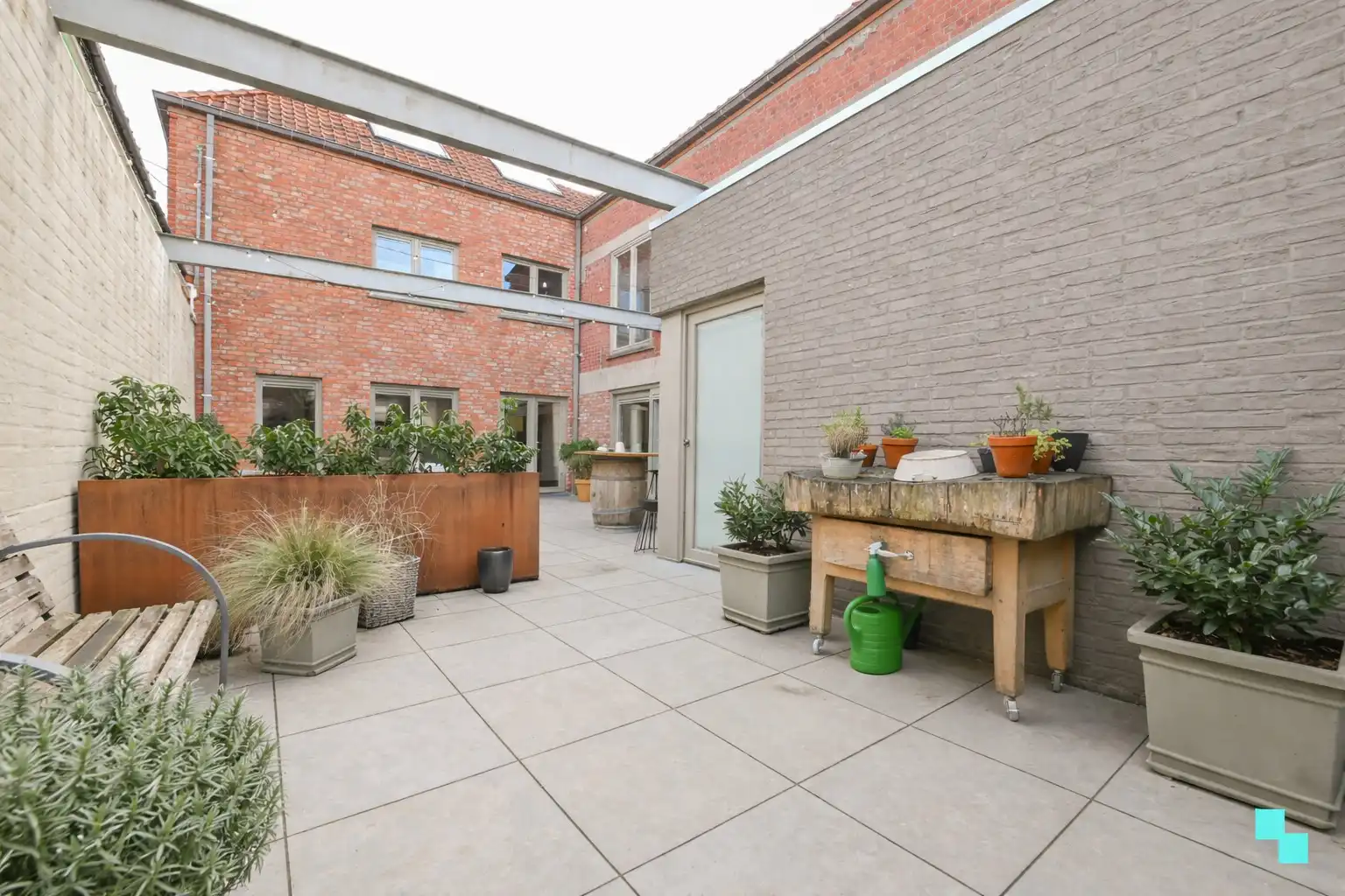 Stijlvol wonen met comfort: 5 slaapkamers, zonnig terras & moderne technieken foto 25