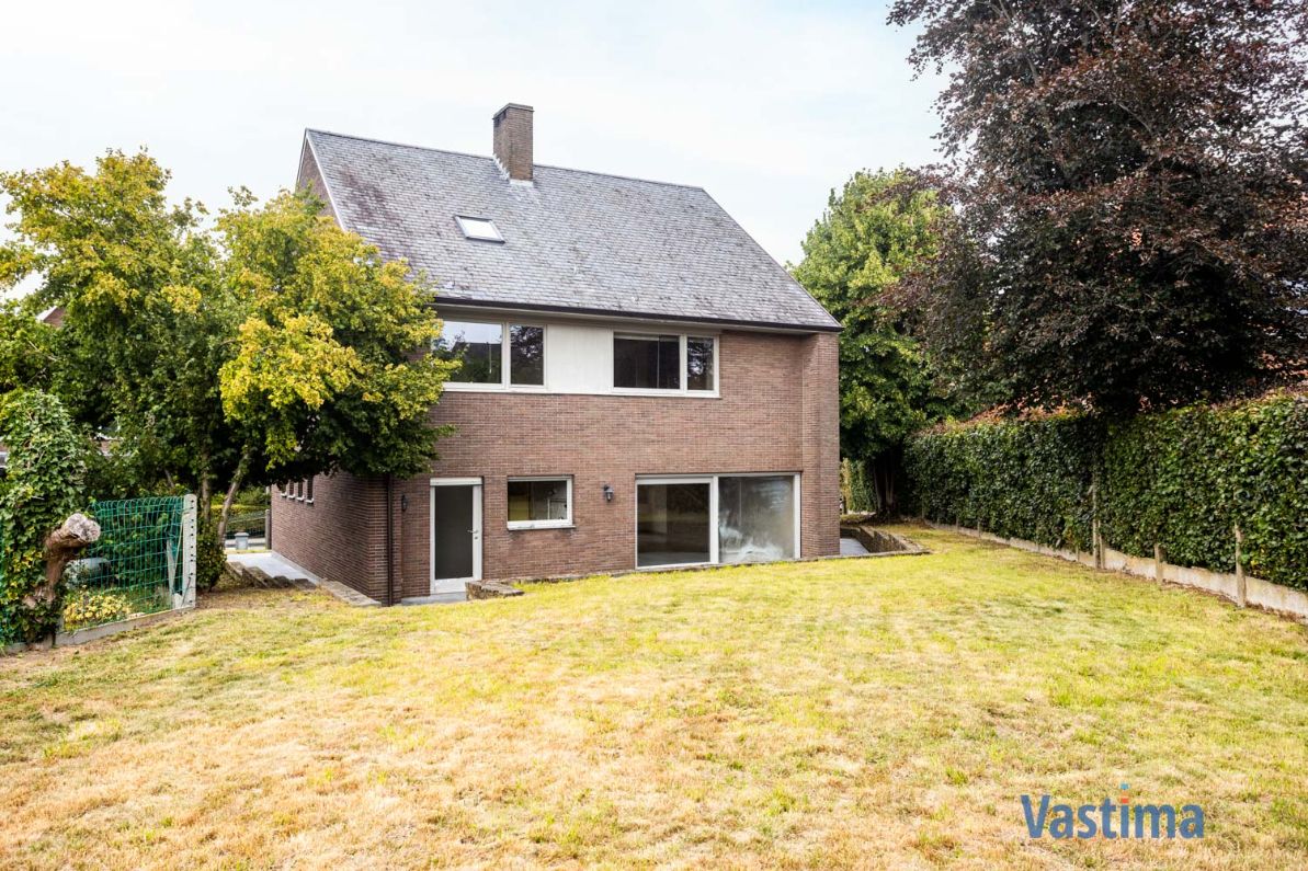 Lichtrijke villa met royale tuin vlak bij natuur & stadsleven foto 30