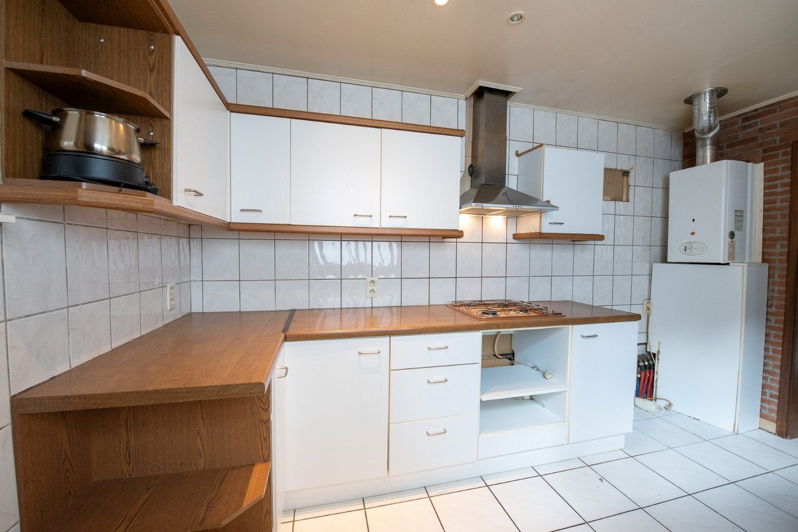 TE KOOP: Te renoveren woning in Gentbrugge! foto 8