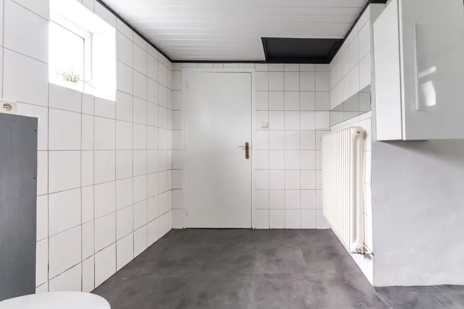 Ruime gezinswoning met grote tuin, veranda en garage foto 15