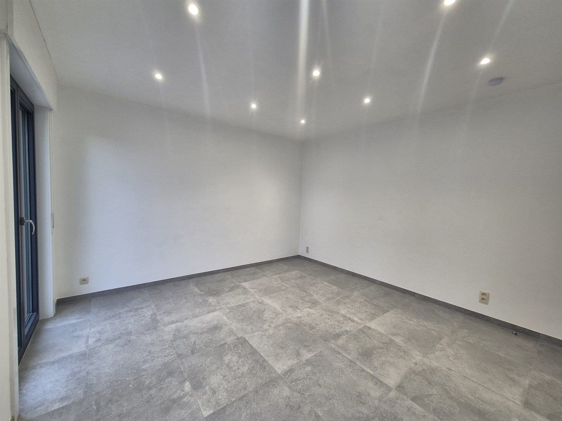 Gerenoveerde energiezuinige bungalow met 2 slaapkamers.  foto 22