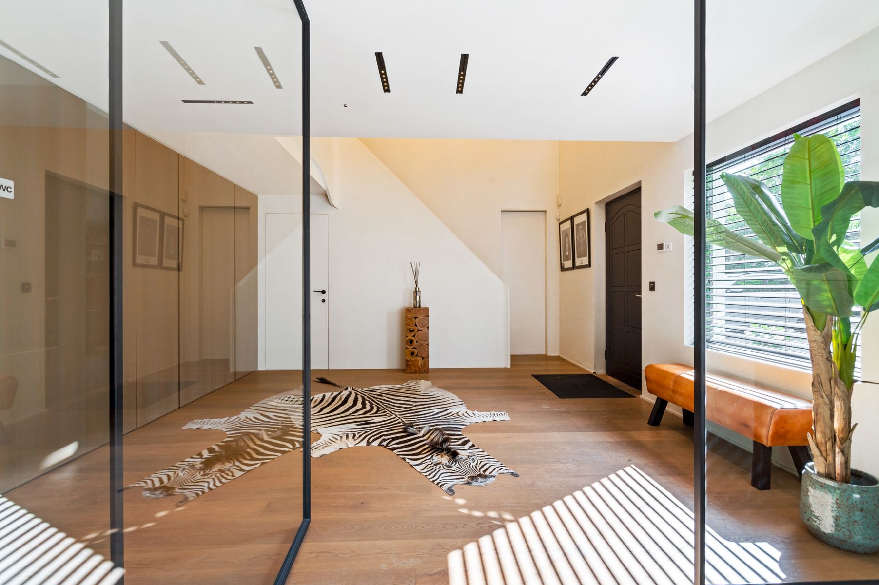 Stijlvol gerenoveerde villa in Koningshof Schoten foto 13