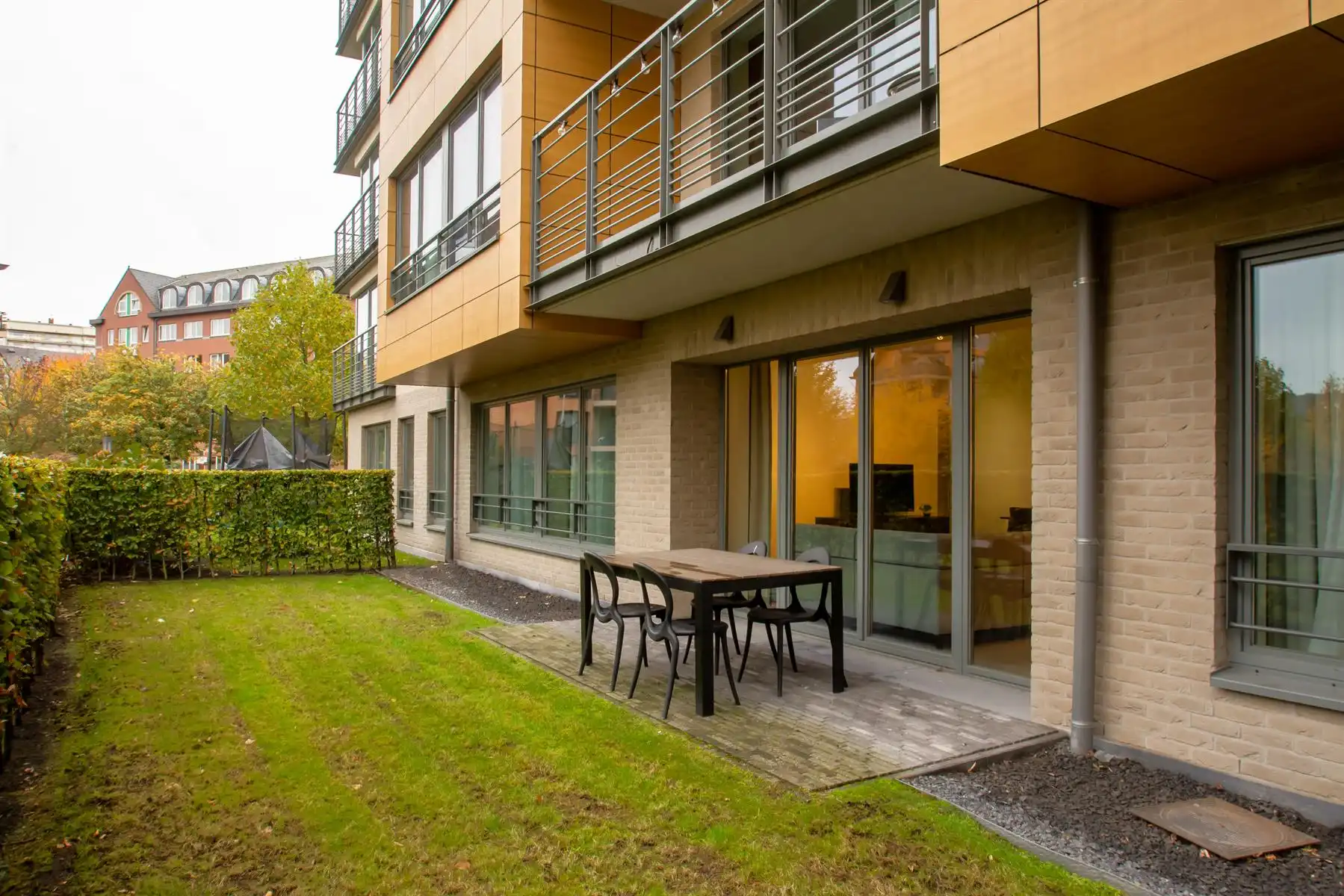 Mooi gemeubeld app. met 3 Kamers + grote tuin! (NAVO area) foto 2