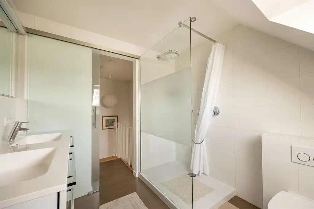 Perfect onderhouden en instapklare split-level woning foto 15