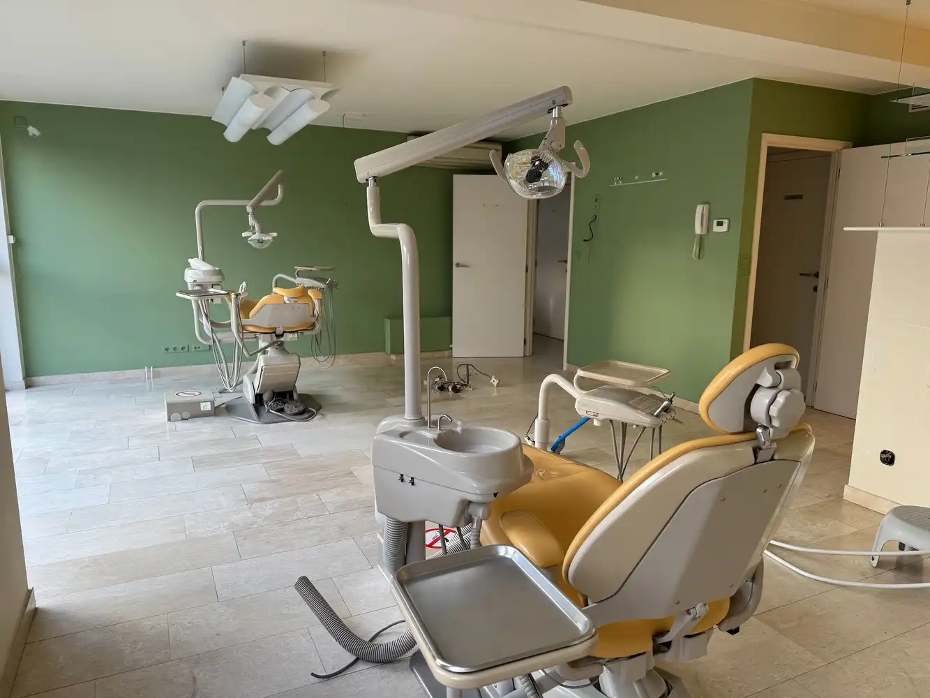 Binnen de grote ring, comfortabel appartement met autostandplaats en ruime kelder. foto 5