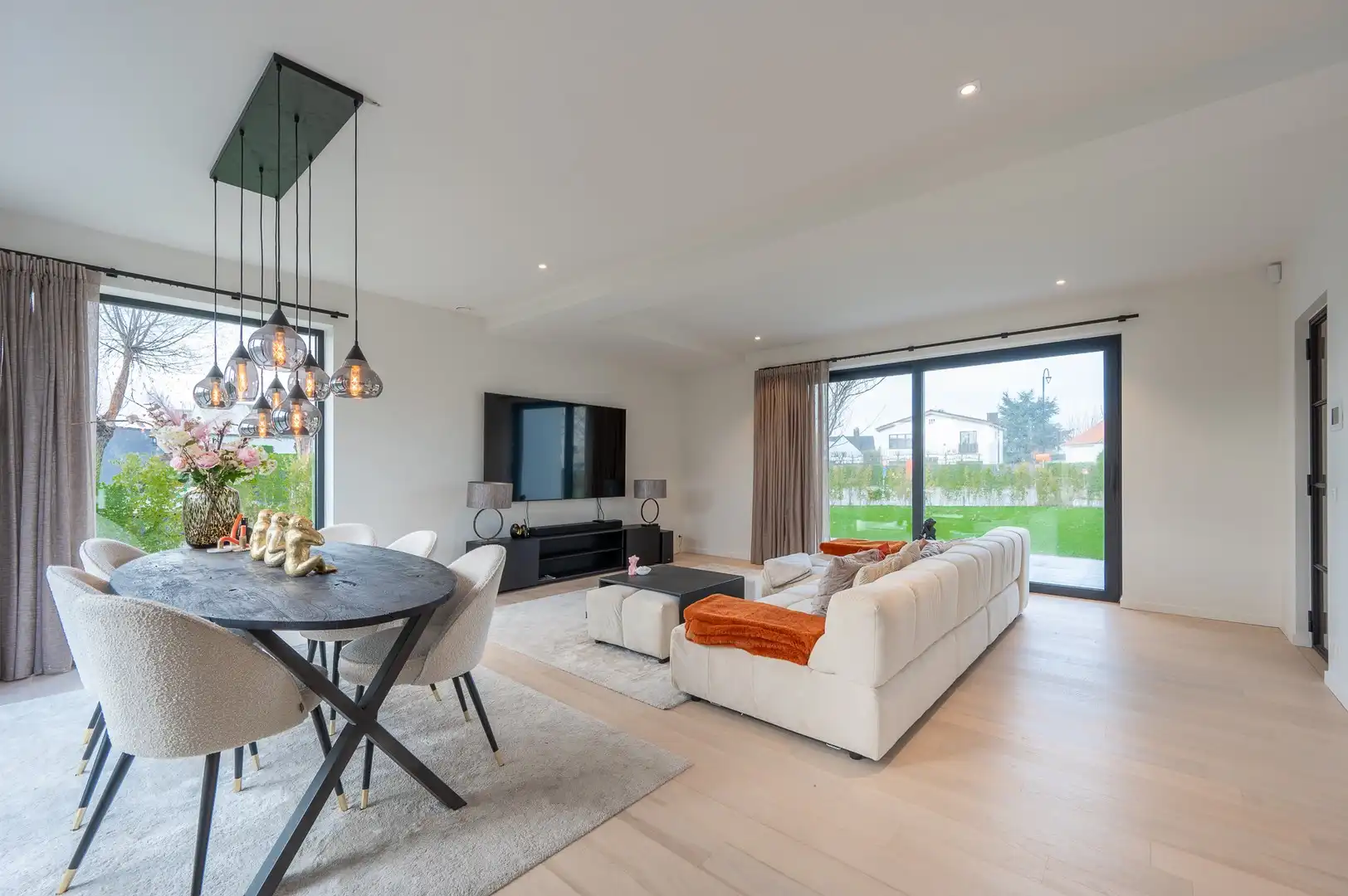 Alleenstaande moderne villa gelegen in een rustige residentiële omgeving te Knokke foto 5