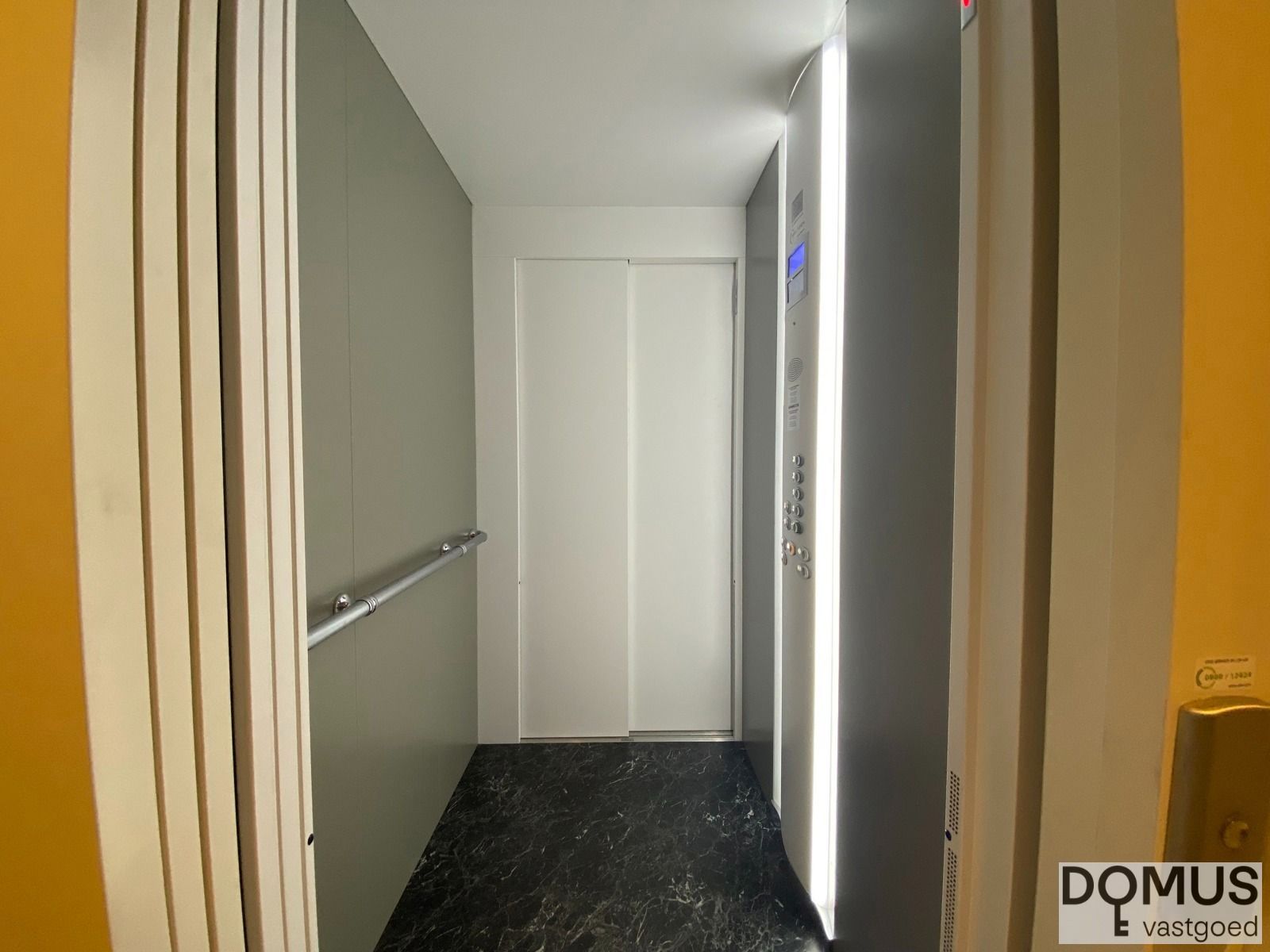 Centraal gelegen topappartement in het centrum van Meise foto 2