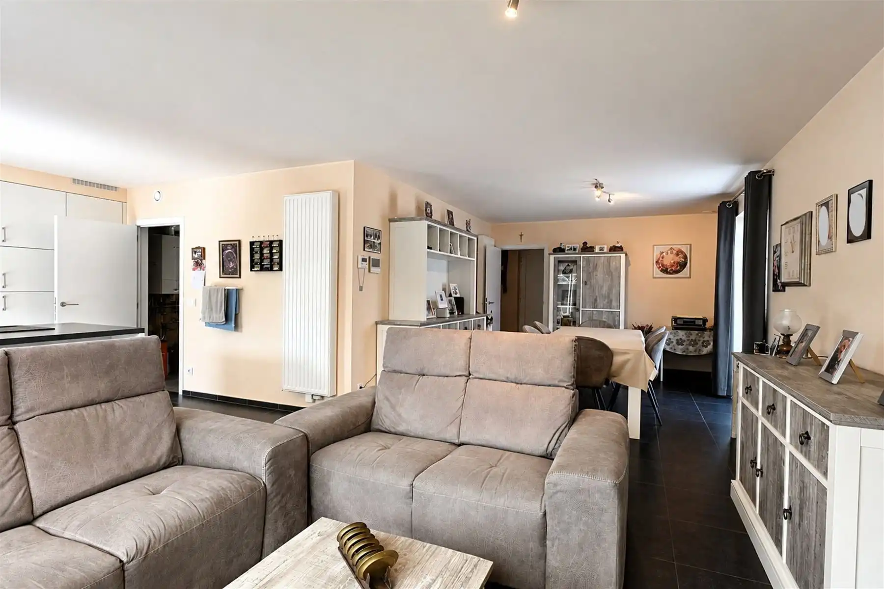 Recente woning met drie ruime slaapkamers en garage foto 4