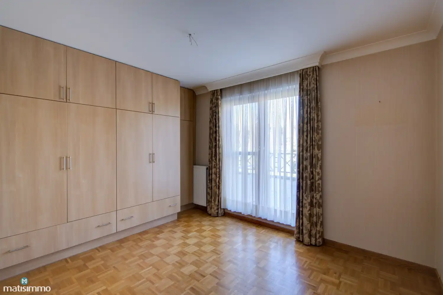 RUIM APPARTEMENT MET 2 SLAAPKAMERS, 2 TERRASSEN, KELDERBERGING EN ONDERGRONDSE AUTOSTAANPLAATS IN BILZEN-CENTRUM foto 14