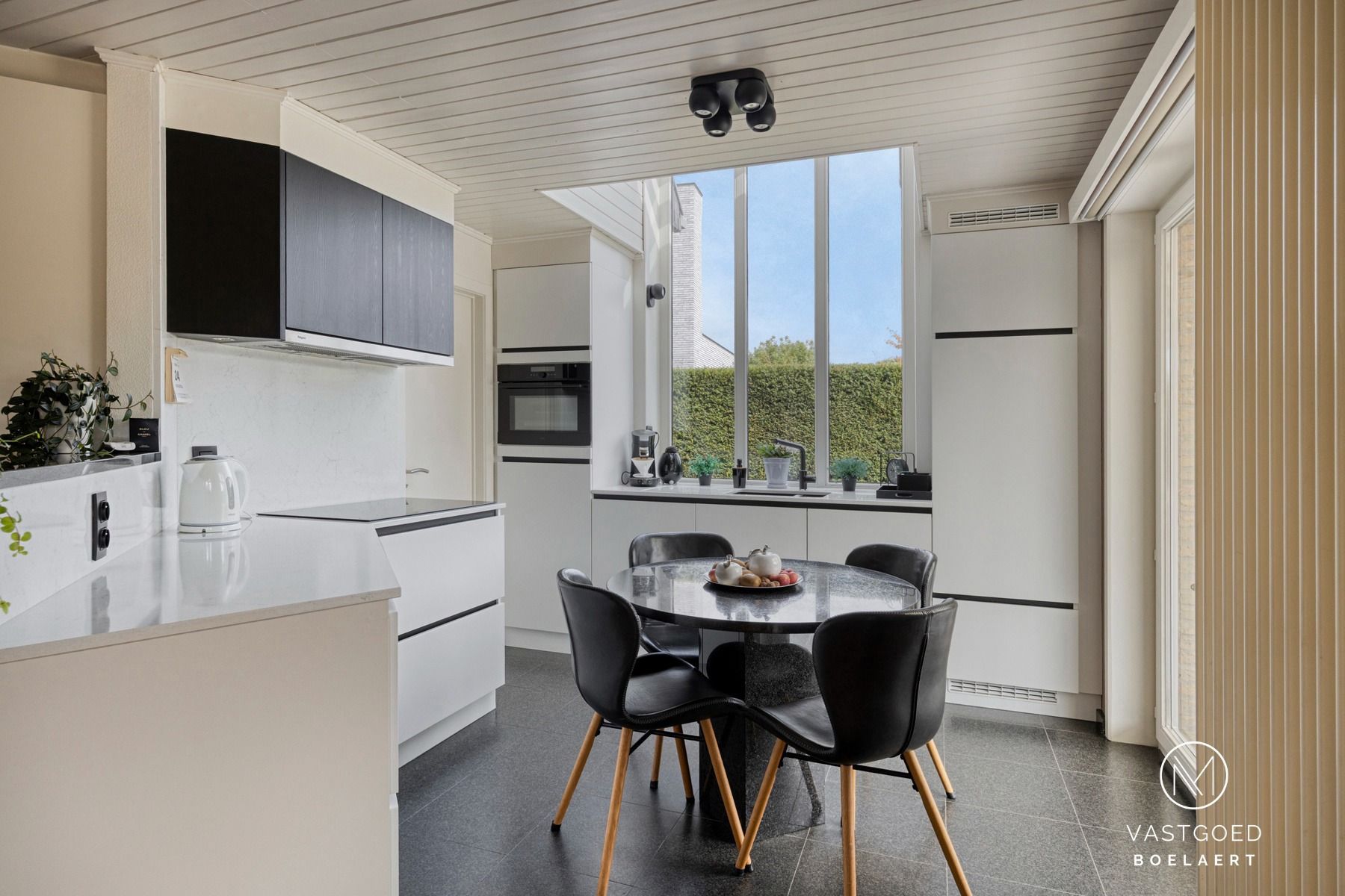 Ruime instapklare villa met sauna en dubbele garage. foto 9