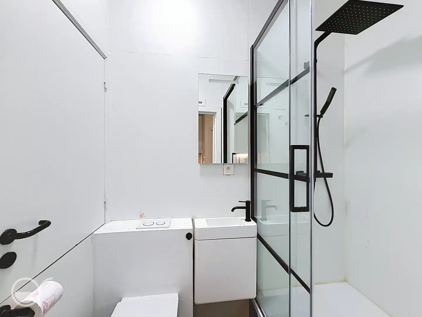 Gemeubeld duplex appartement met 2 slaapkamers & bureau – centrum Gent foto 5