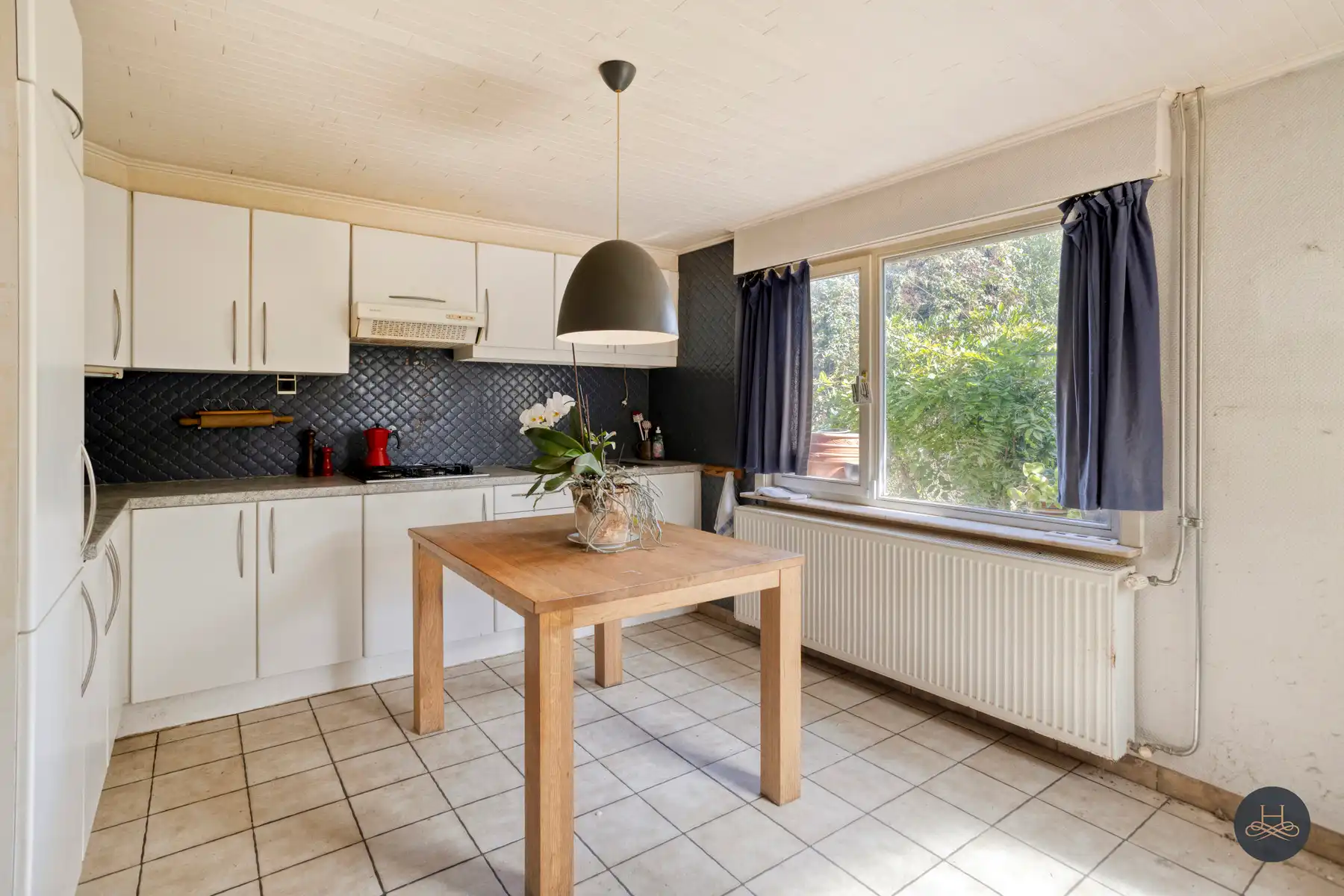 Landelijke laagbouw woning met mooie tuin foto 17