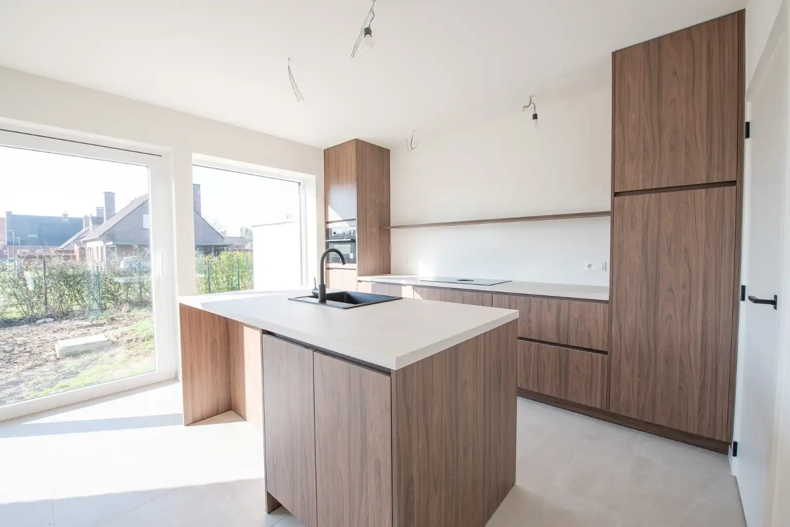 Knap afgewerkte, energiezuinige woning op sublieme locatie centrum Waregem! Kijkwoning! foto 3