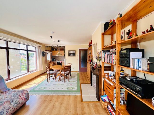 Appartement met 2 slaapkamers en autostaanplaats foto {{pictureIndex}}