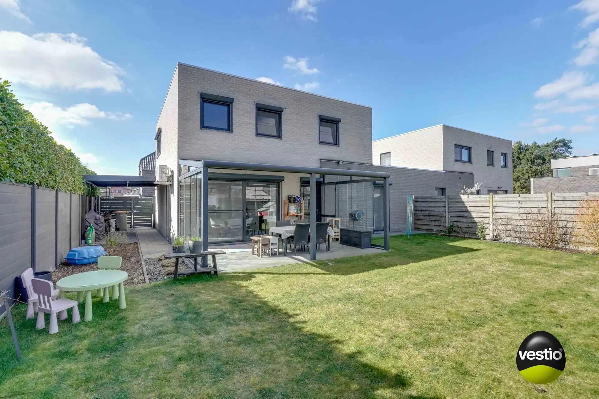 ENERGIEZUINIGE WONING MET 4 SLAAPKAMERS IN DOODLOPENDE STRAAT foto 3