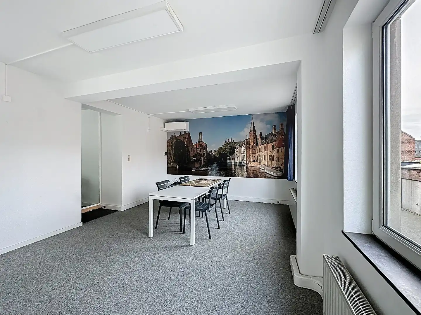 Karaktervol hoekpand met garage op toplocatie in Kessel-Lo! foto 8