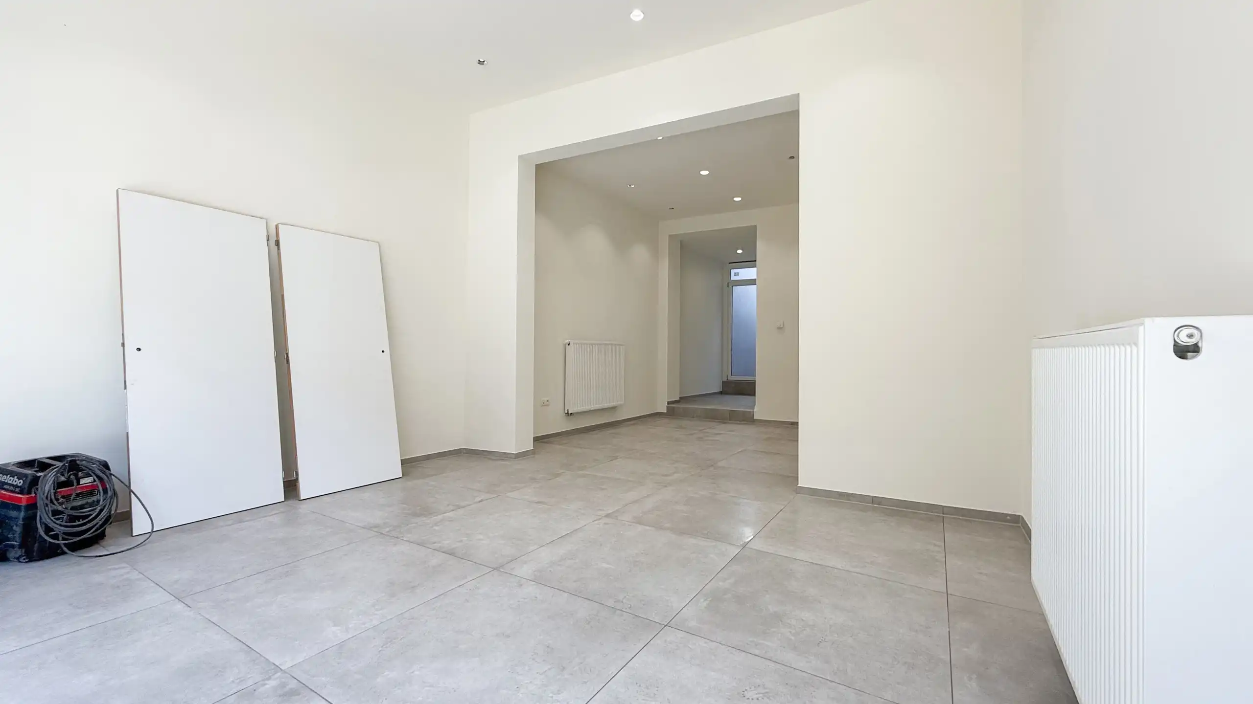 Unieke investeringspand, volledig vernieuwd, handel+ 2app! foto 9