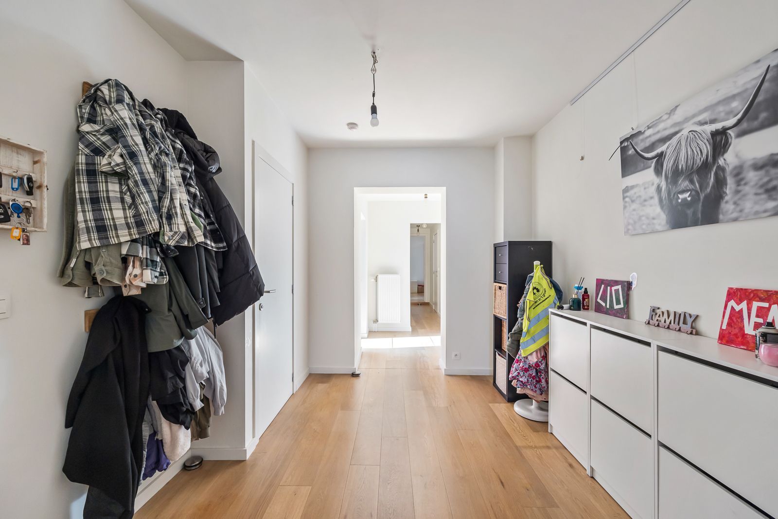 Trendy en ruim appartement met autostaanplaats en tuin in hartje Kapellen! foto 9