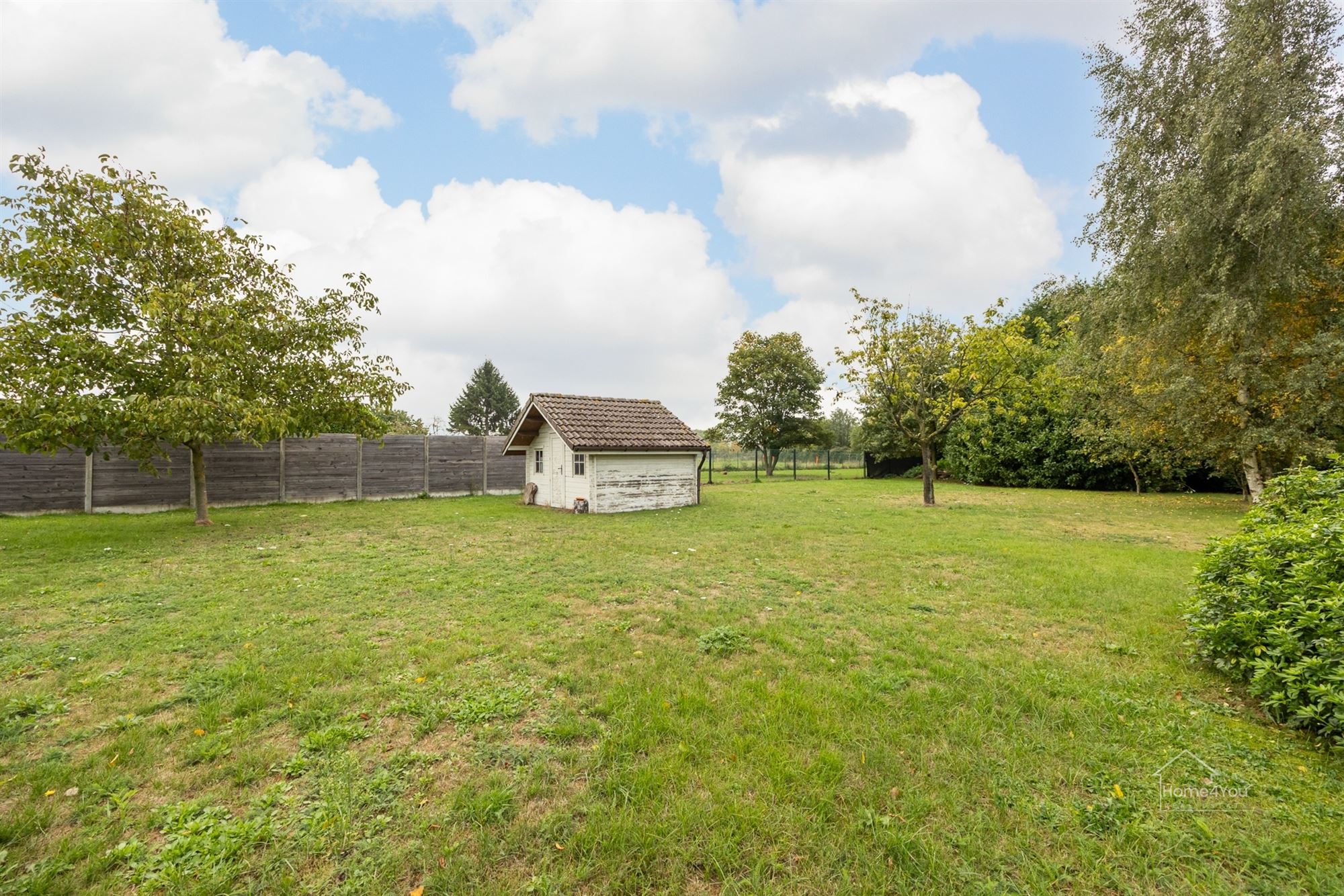 Vrijstaande woning op ruim perceel foto 23