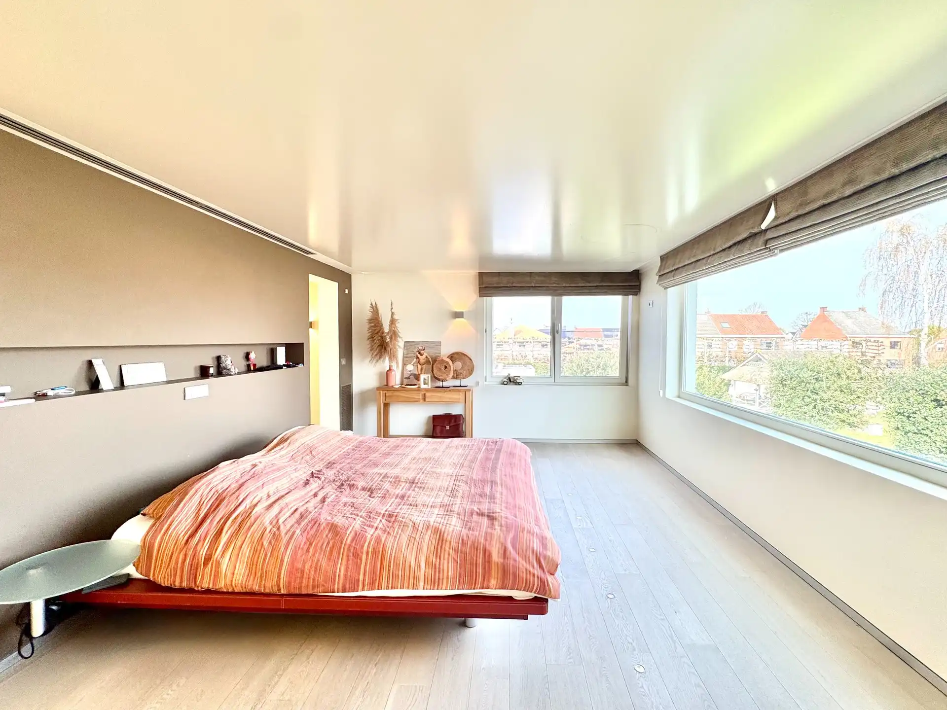 RUIME TIJDLOZE VILLA | 2.800 M² foto 33