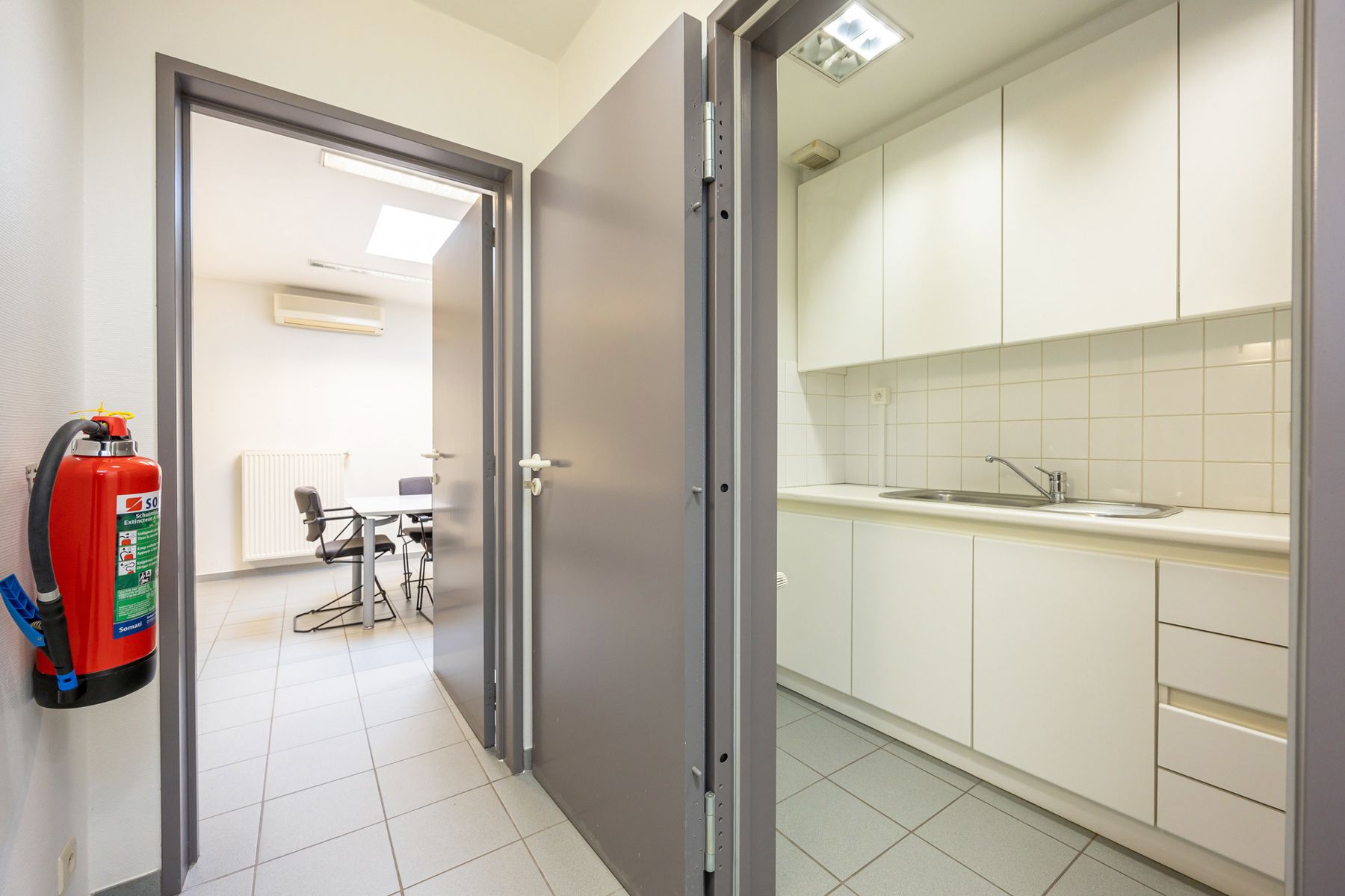 Veelzijdig kantoorgebouw op toplocatie foto 17