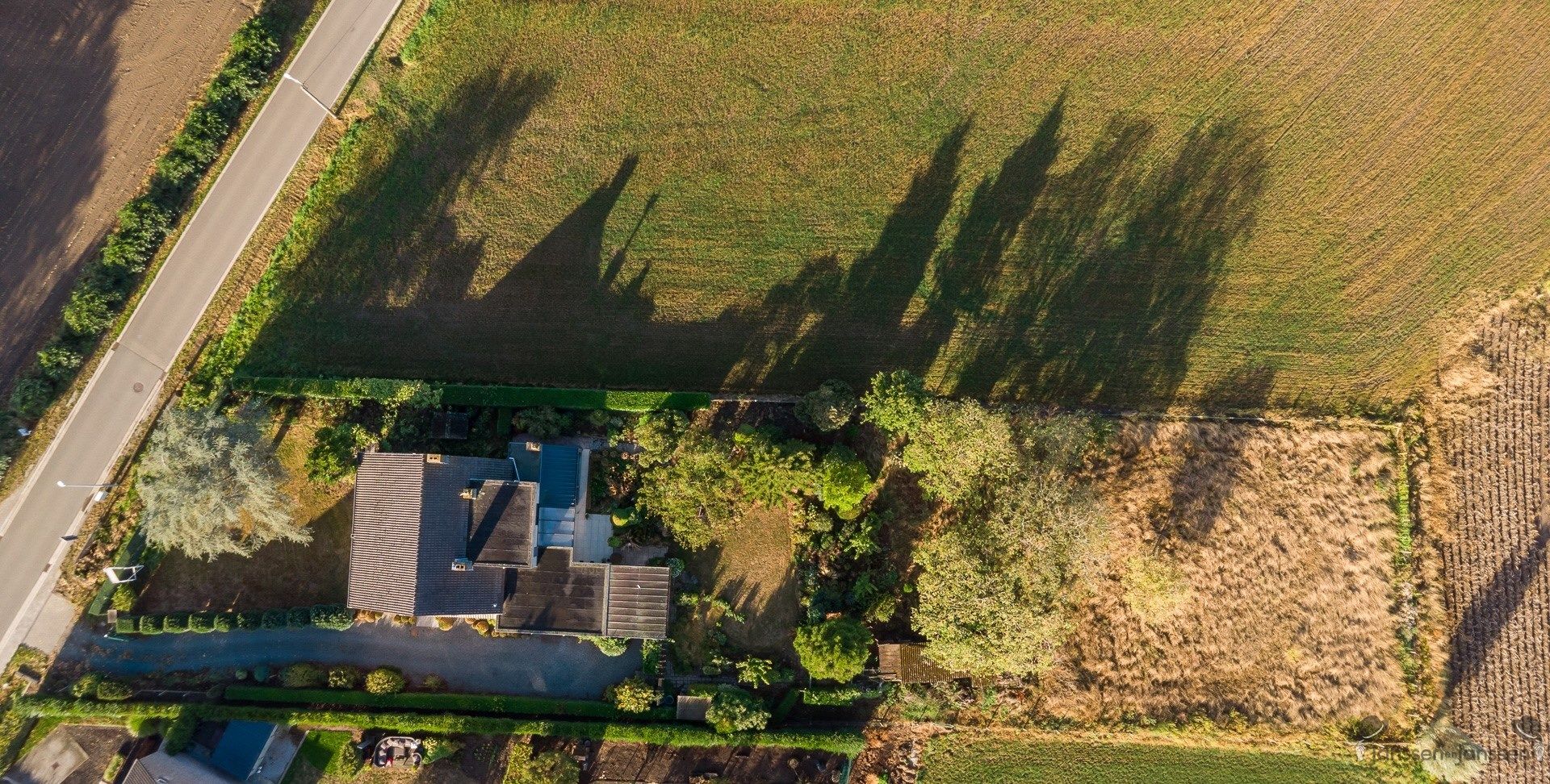 Te renoveren woning op unieke landelijke locatie! foto 4