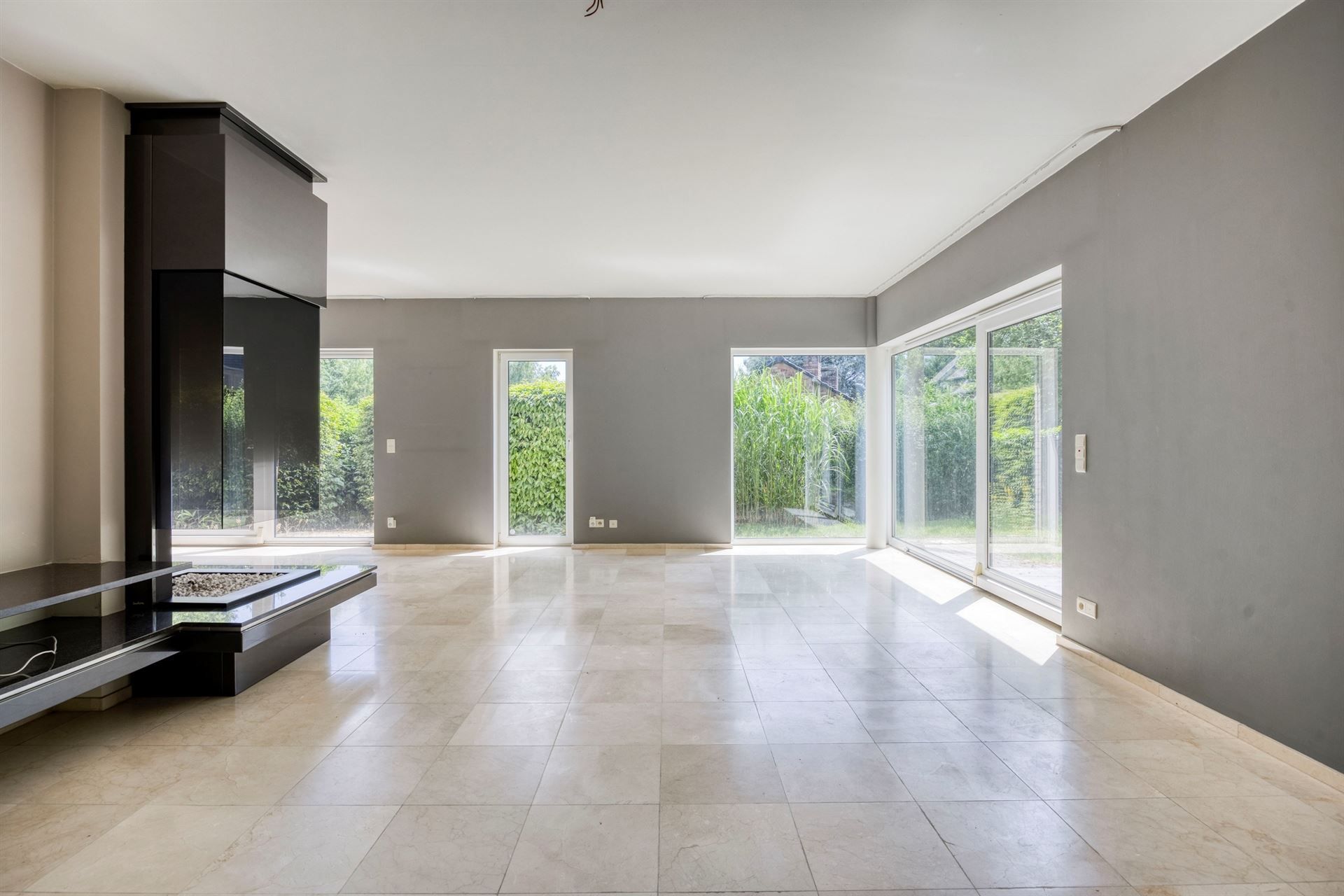 Prachtige moderne villa in rustige wijk foto 7