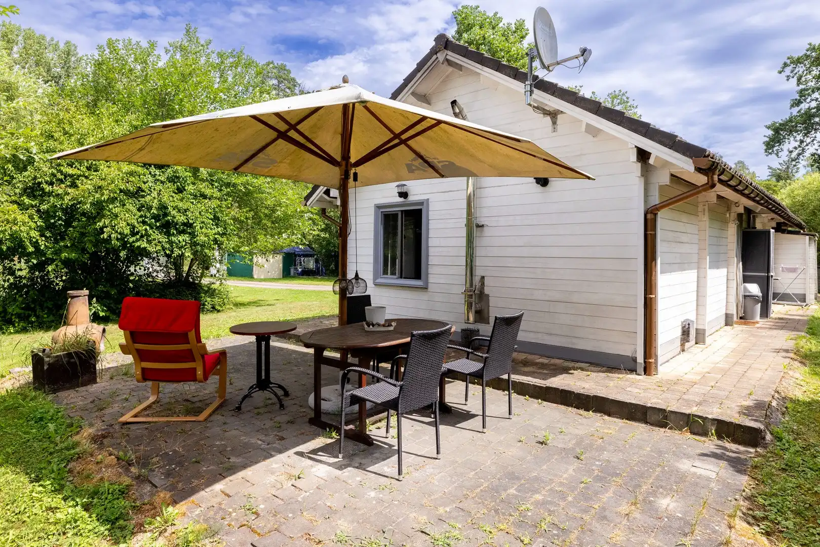 Instapklare bungalow  (vakantiewoning) op een prachtig perceel in het groen te Herselt! foto 11