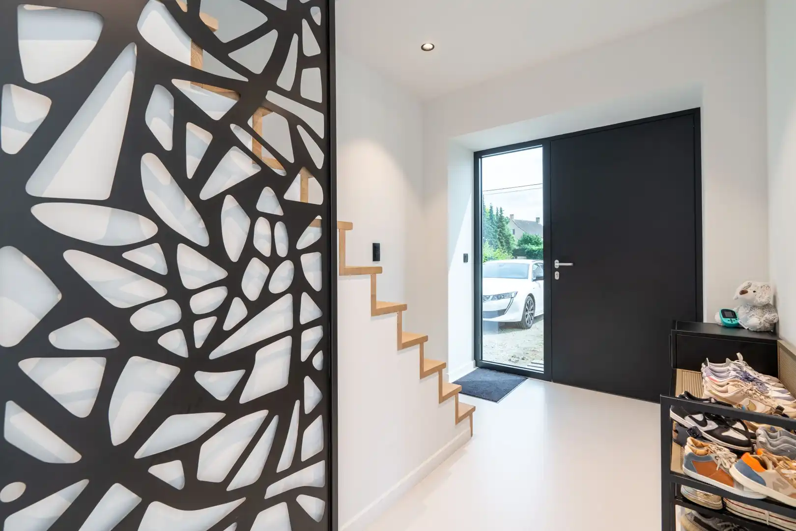 Instapklare woning met 3 slpkmrs op een perceel van 890m²! foto 4