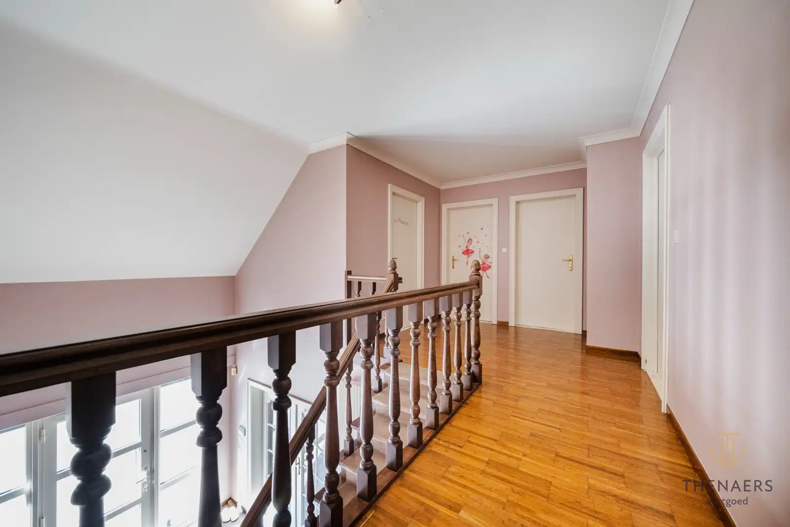 Ruime woning met tal van mogelijkheden op een strategische locatie in Sint-Truiden. foto 14