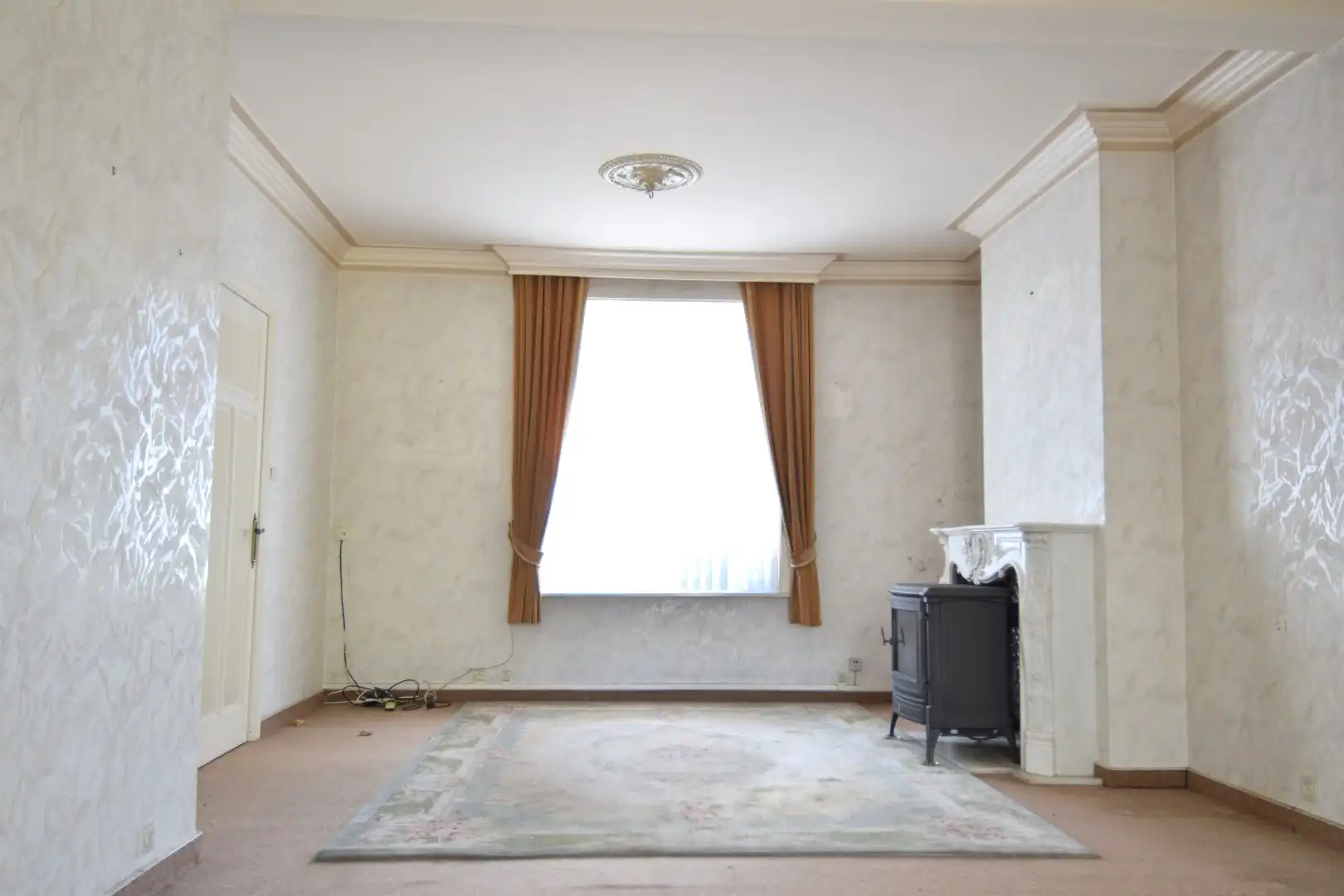 Karaktervolle woning met 3 slaapkamers en naastgelegen polyvalente ruimte (ca. 105 m²) te Beveren-Leie foto 2