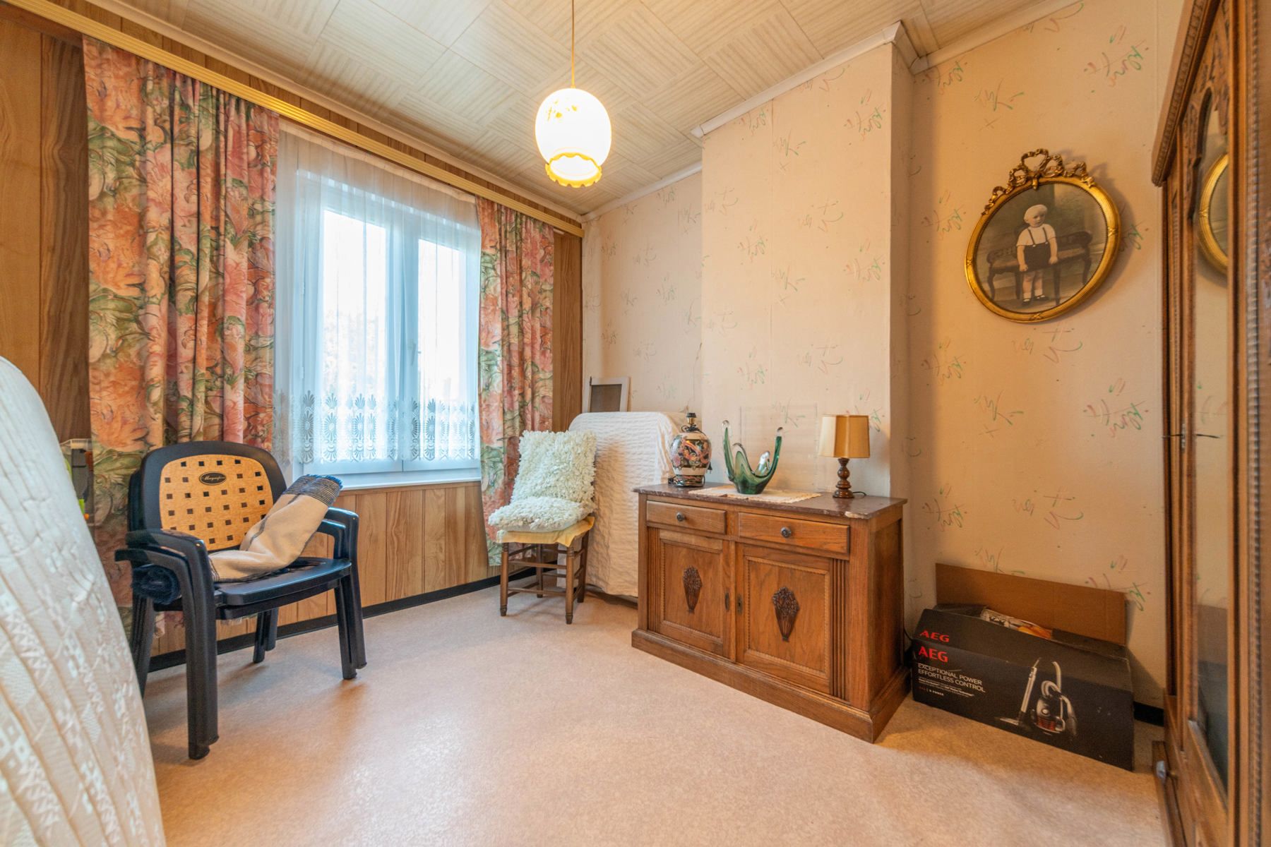 Ruime te renoveren woning met leuke tuin.  foto 13