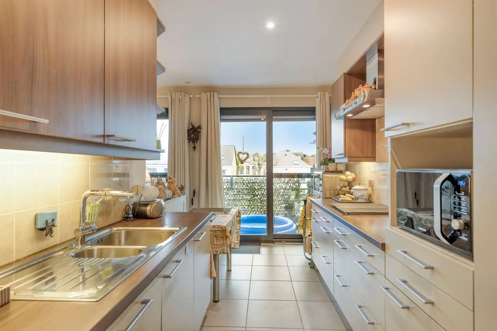 Instapklaar appartement met 2 slpk en ruim terras foto 10