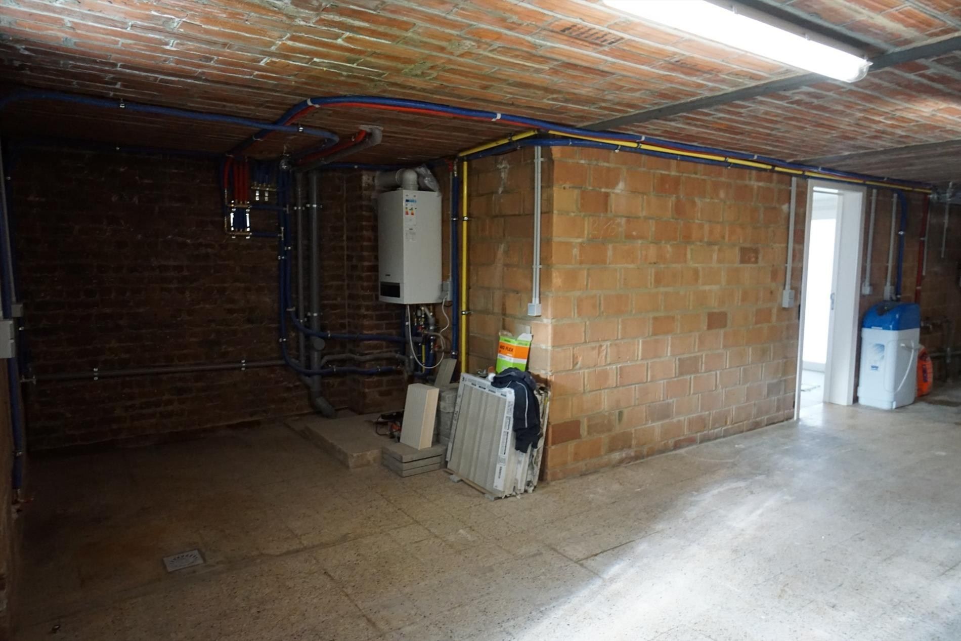 Woning met 3 slaapkamers + ruime garage foto 4