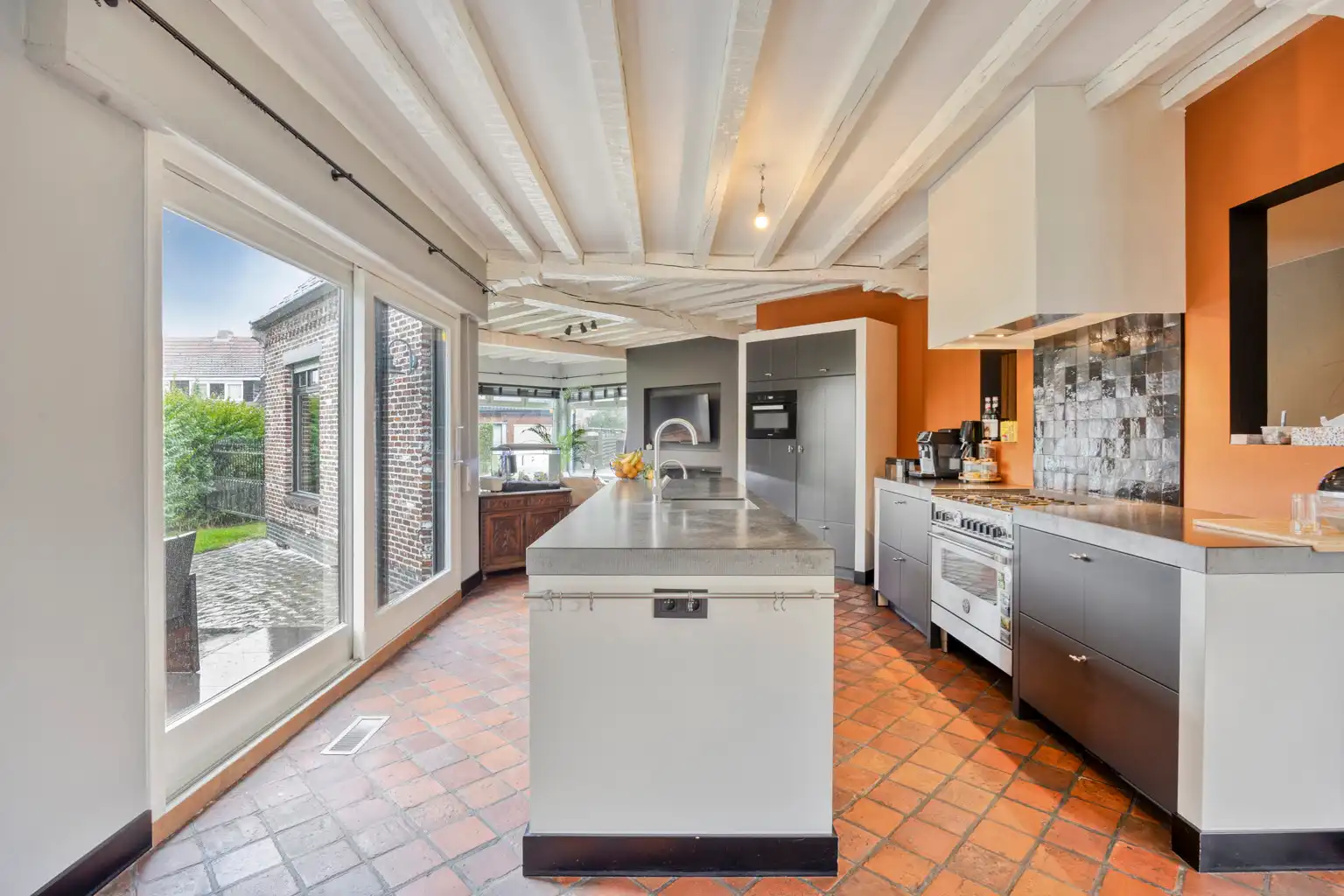 Ruime laagbouwwoning op 1806m² met omheinde tuin foto 7