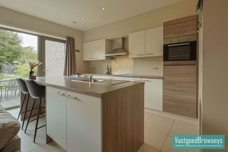 Instapklare ruime rijwoning met 3 slaapkamers foto 15
