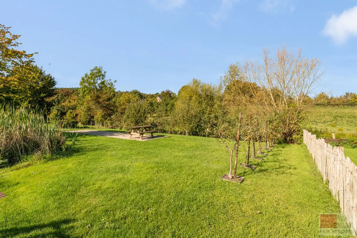 Indrukwekkend en uiterst charmant vakwerk landhuis, Veurs 31 te Sint-Martens-Voeren hartje Voerstreek. foto 18
