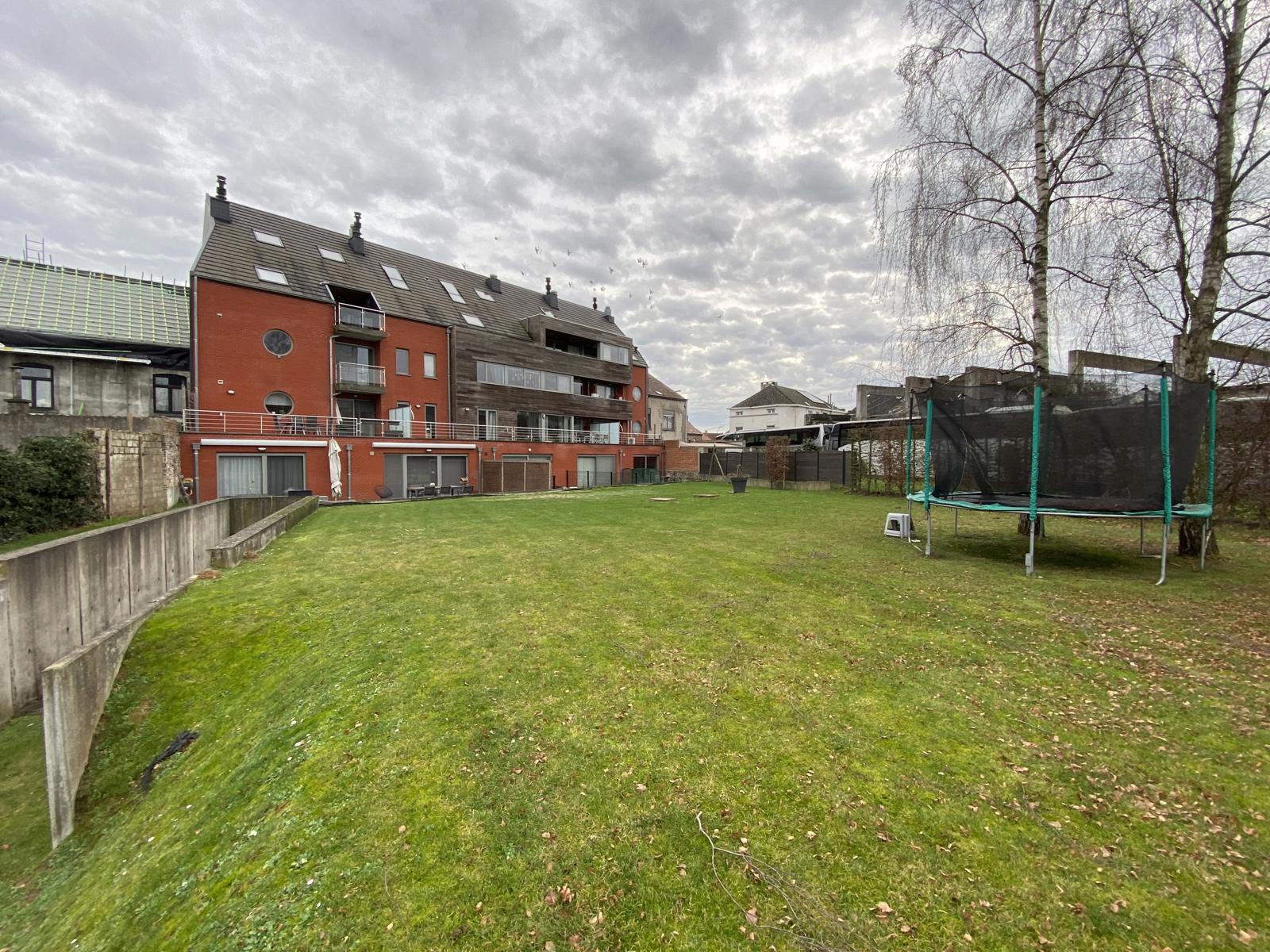 Recent appartement met 1 slaapkamer in centrum Halle foto 9