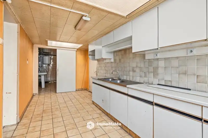 TOTAALRENOVATIE MET VEEL POTENTIEEL TE KOOP IN LOCHRISTI foto 5