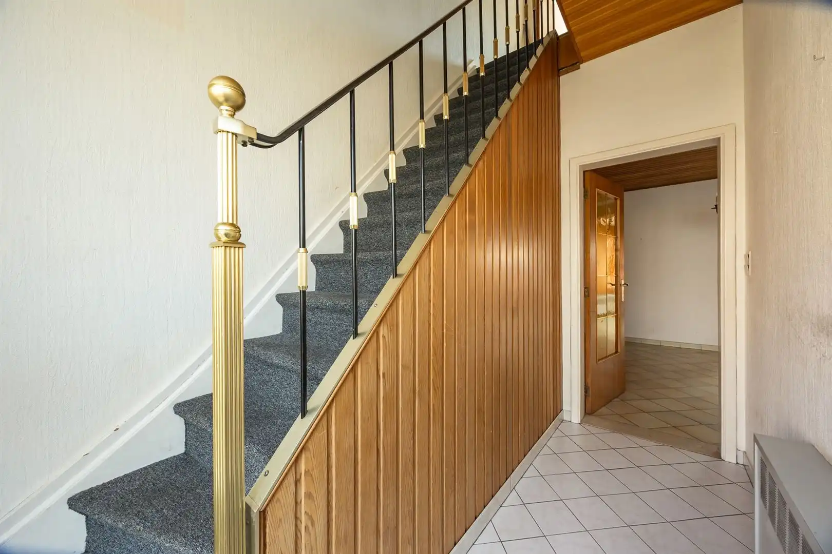 karaktervolle 3-slaapkamerwoning met grote zolder, diepe tuin en berging foto 14
