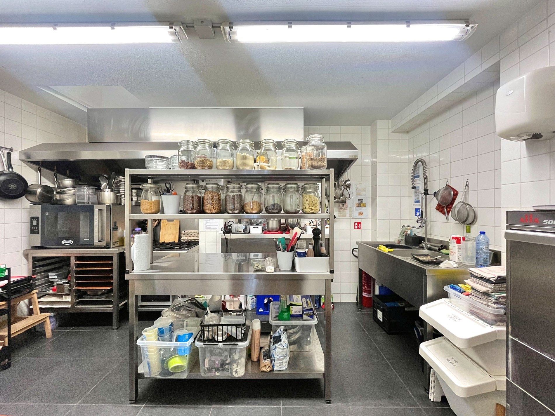 Handelsgelijkvloers op de Zeedijk te Knokke foto 9