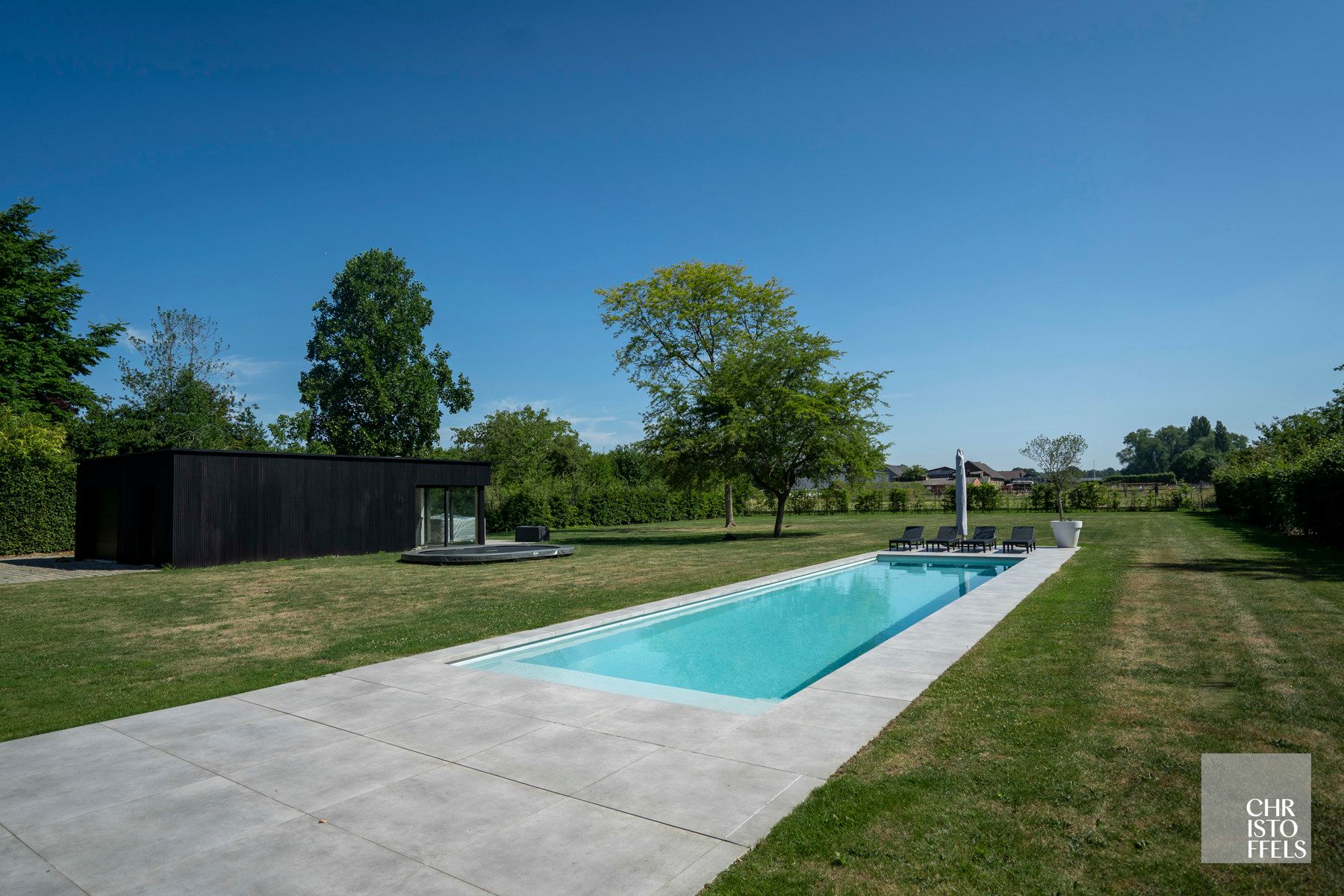 High-end gerenoveerde eigentijdse villa op een perceel van 4.379m² te Hasselt! foto 10