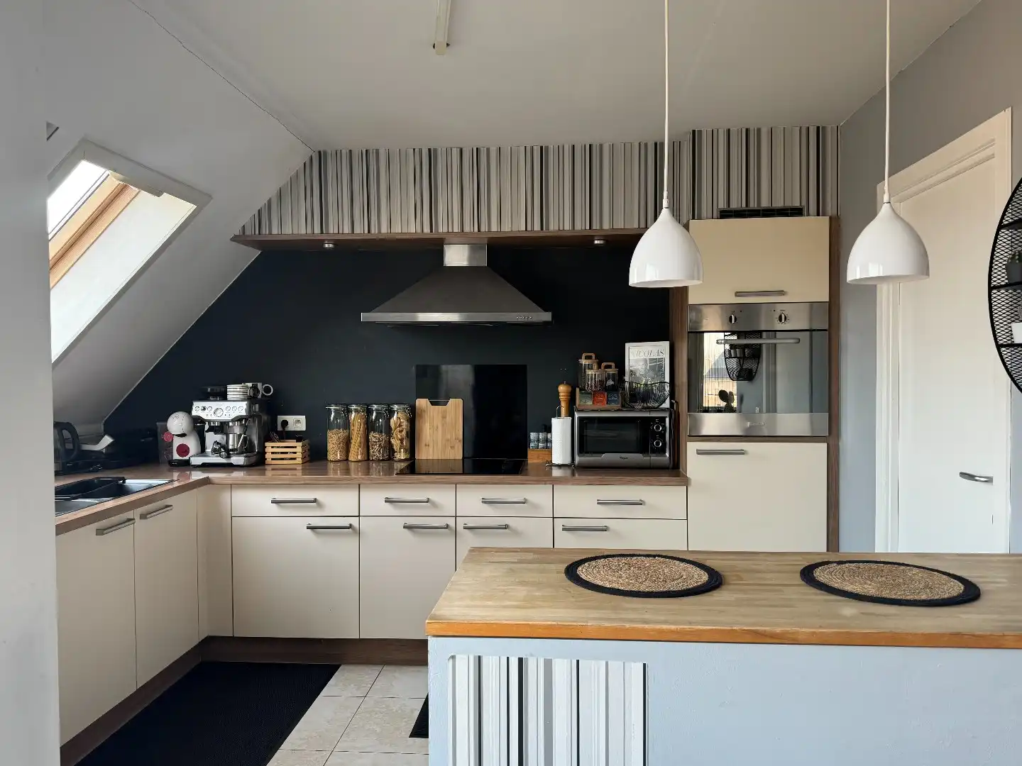 Duplex appartement met terras, lift en garage in Lokeren foto {{pictureIndex}}