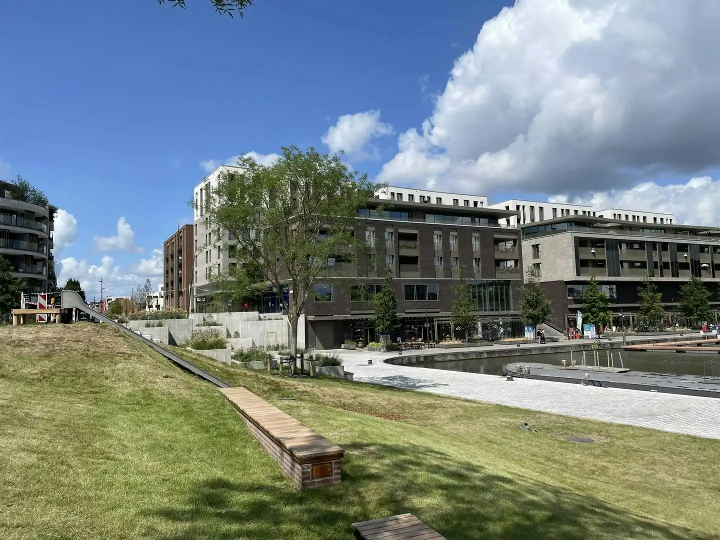 Instapklaar 1-slaapkamer appartement in Quartier Bleu foto 21