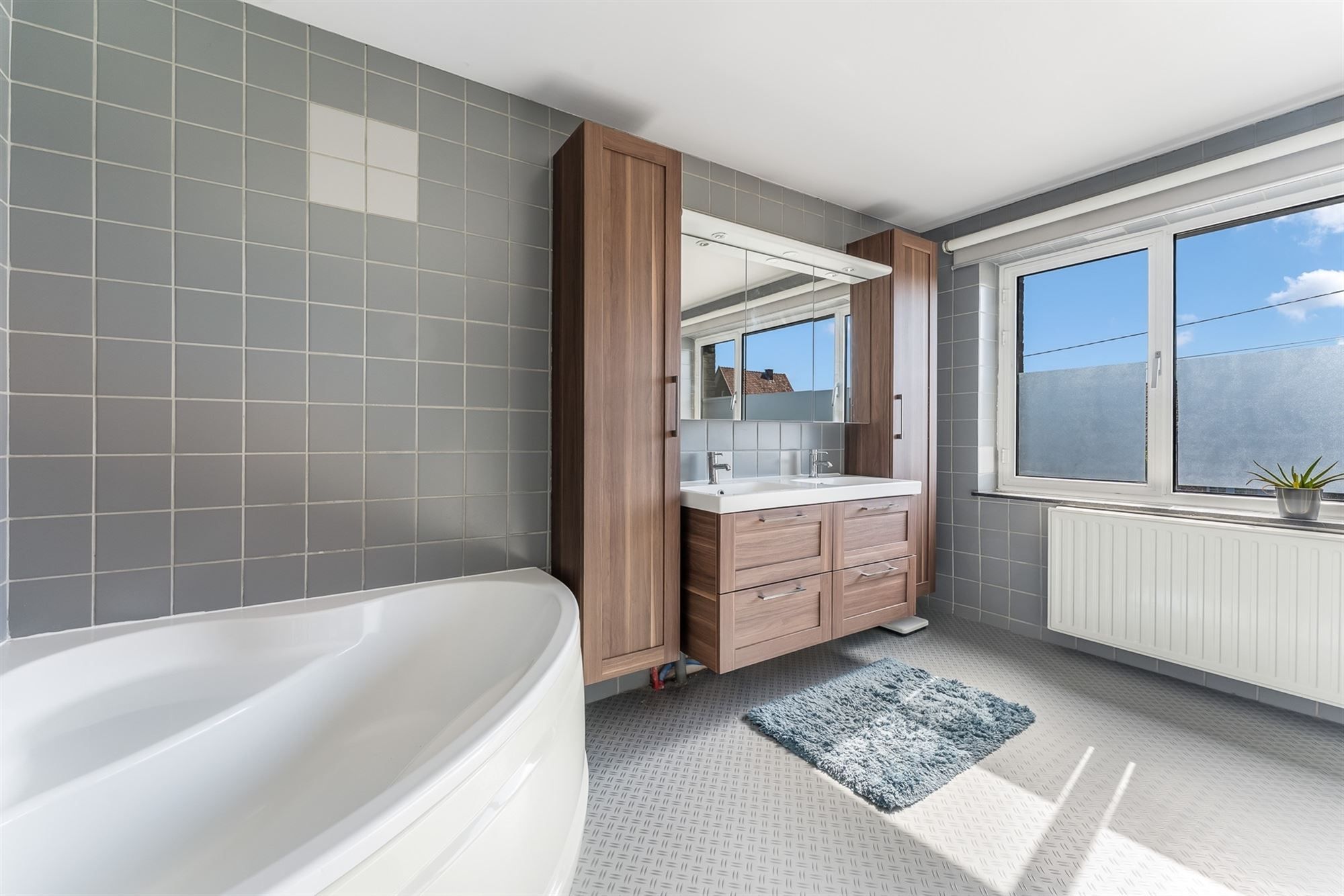 ZEER GOED GELEGEN, RUIME WONING  MET PRAKTIJKRUIMTE EN MOGELIJKHEID TOT 4 SLAAPKAMERS TE ZONHOVEN foto 20