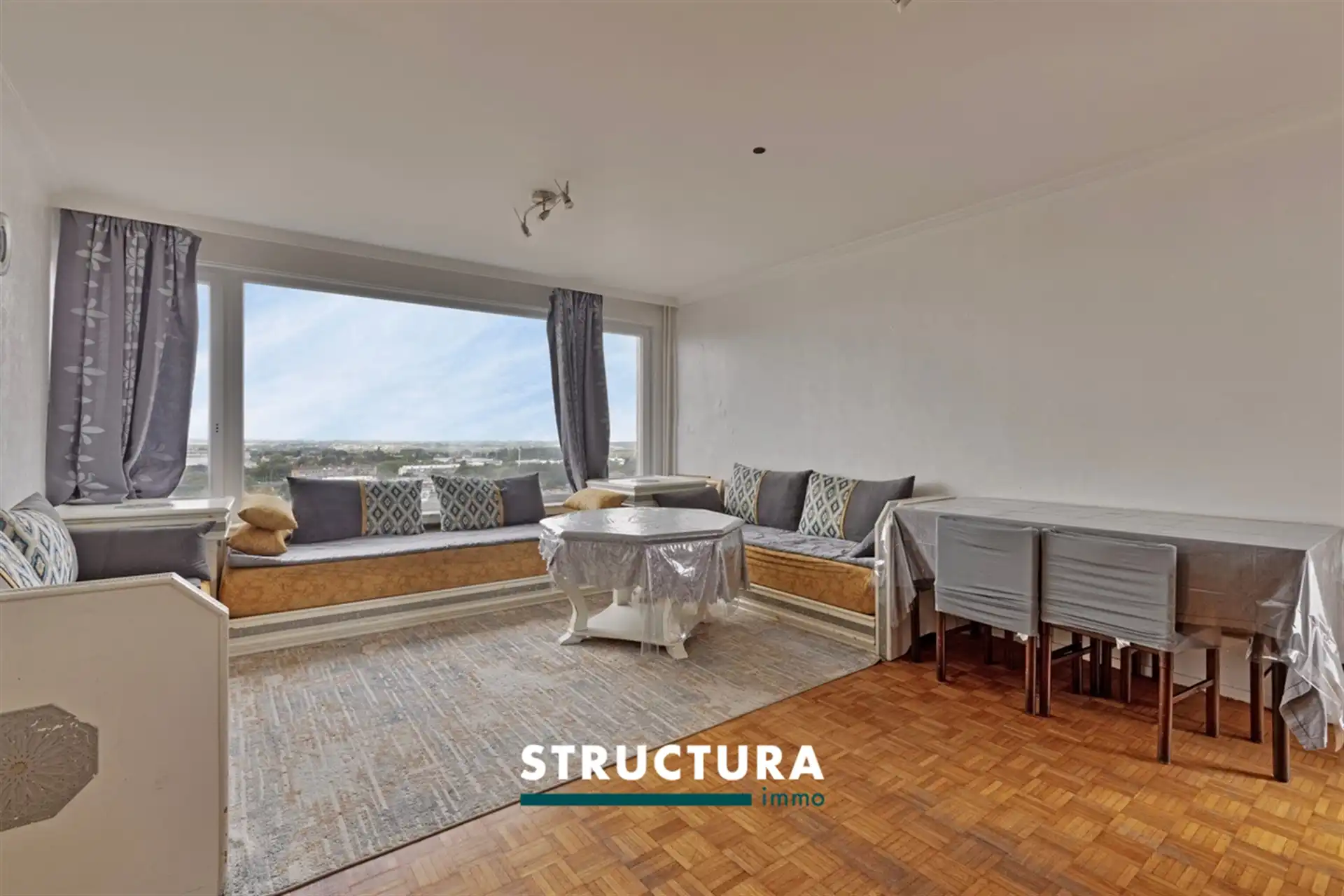Appartement met 2 slaapkamers en prachtig uitzicht over Brussel. foto 2