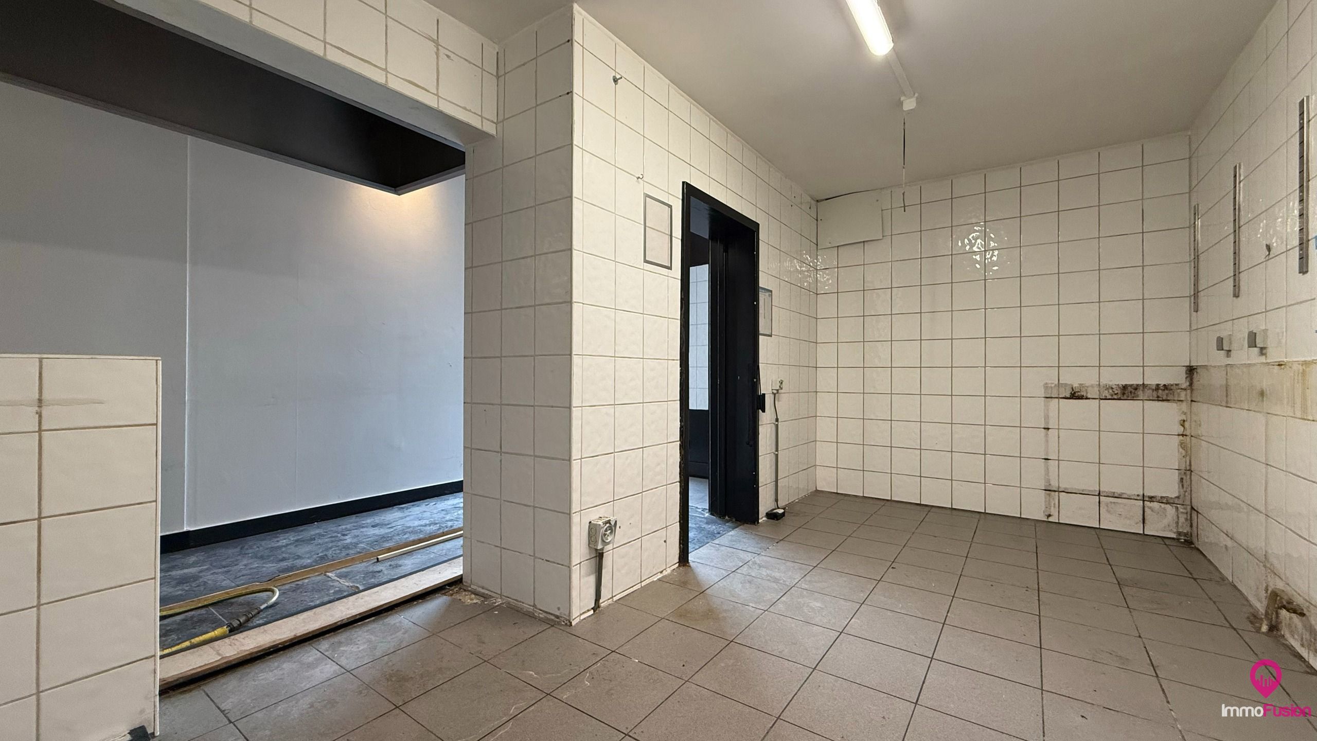 Instapklaar handelspand voor horeca op uitstekende locatie! foto 29