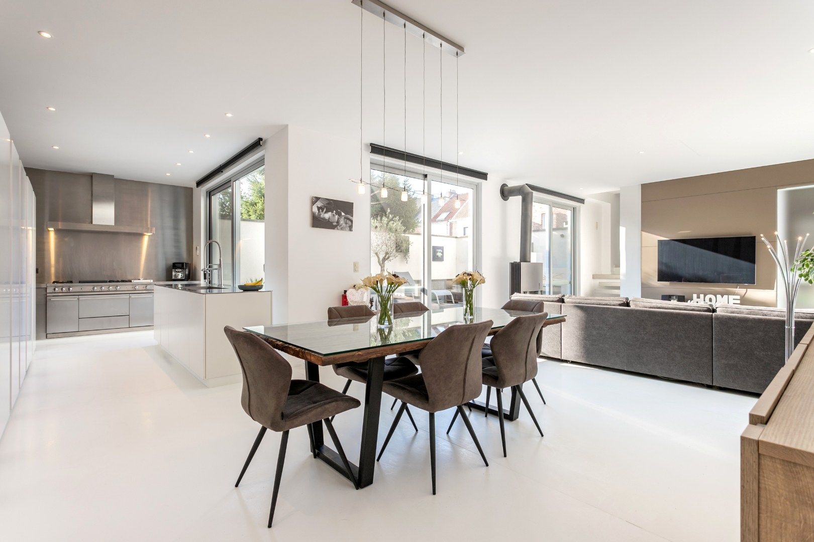 Ruime woning met 5 slpk en 3 badkamers foto 4