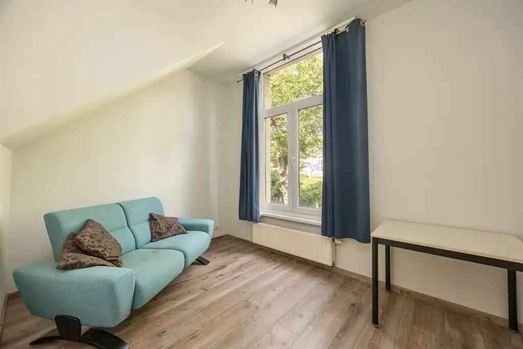 Unieke woning met eclectische gevels en dakterras foto 21