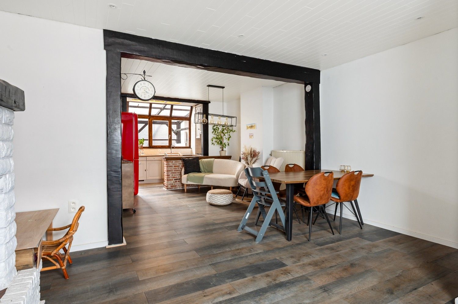 Toffe woning met zonnige tuin in het gezellige Ranst! foto 3